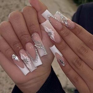 24pc Press On Nail Set from the Nail Bar 💅